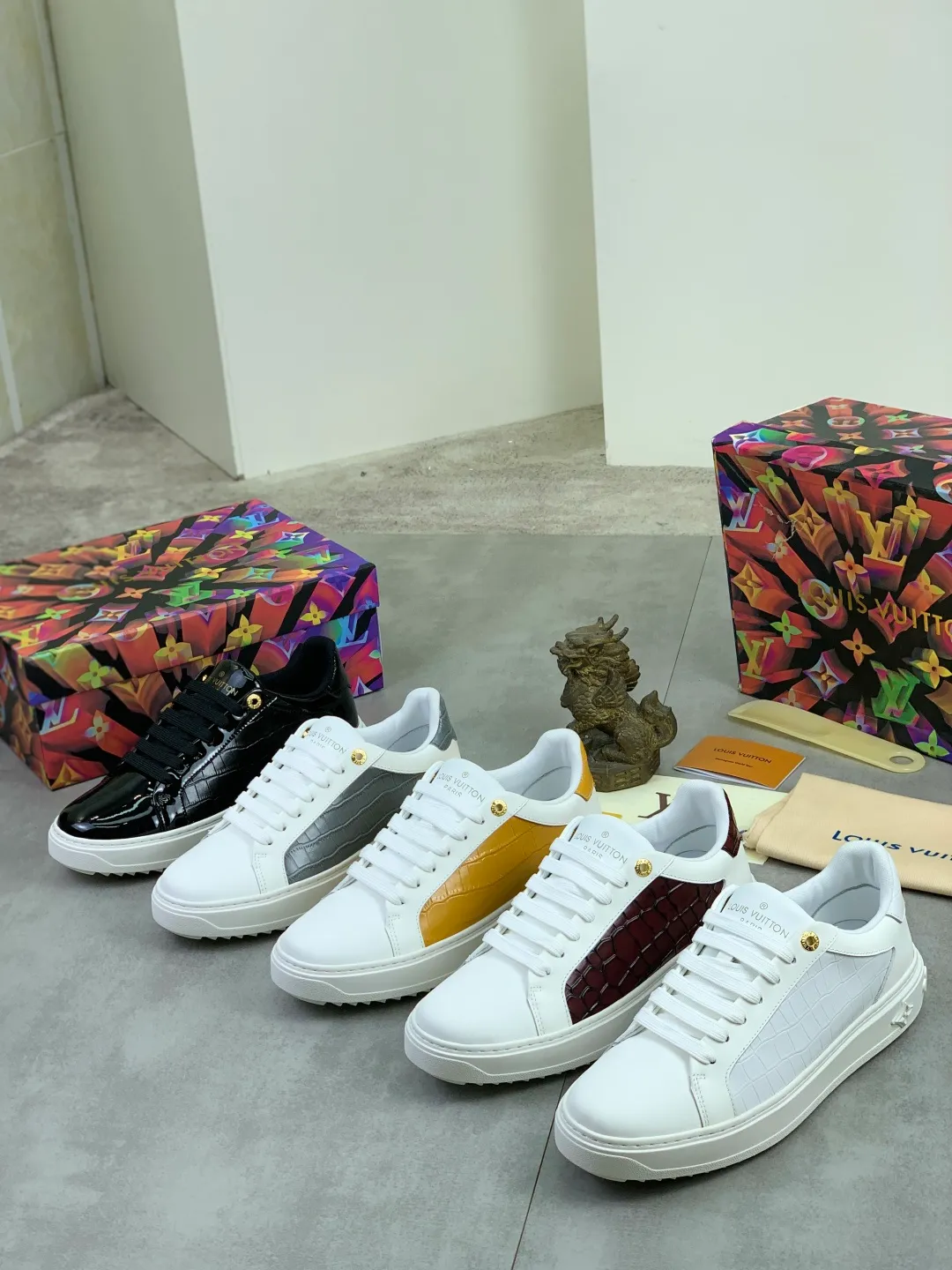 Men's men's shoes P520💰【New style】🆘High quality cowhide【Louis Vuitton】LV official website's latest model🎁casual and fashionable men's shoes👟hot style💥simple and elegant style, exclusive for trendy men. Unique official website's latest brand elements👑original decoration, fashionable and generous, the fabric is made of original denim➕comfortable and breathable mesh lining➕cow leather feet ✅The official website specifies wear-resistant casual outsole, the classic model is taken in real life🎬Color: 5⃣️colors available😍Number of codes: 38-44 Full set of packaging